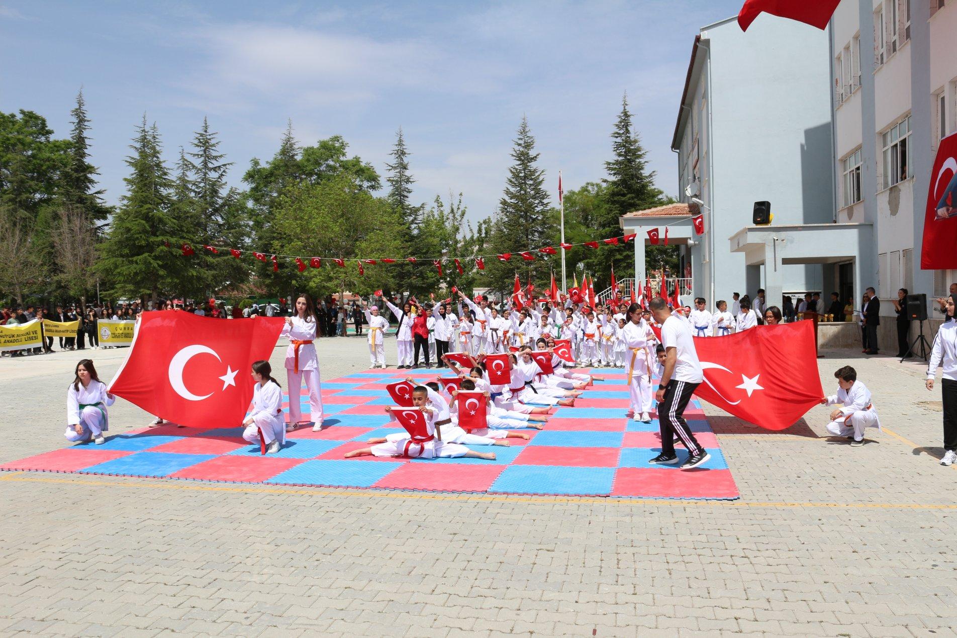 19 MAYIS ATATÜRK'Ü ANMA, GENÇLİK VE SPOR BAYRAMI COŞKUYLA KUTLANDI
