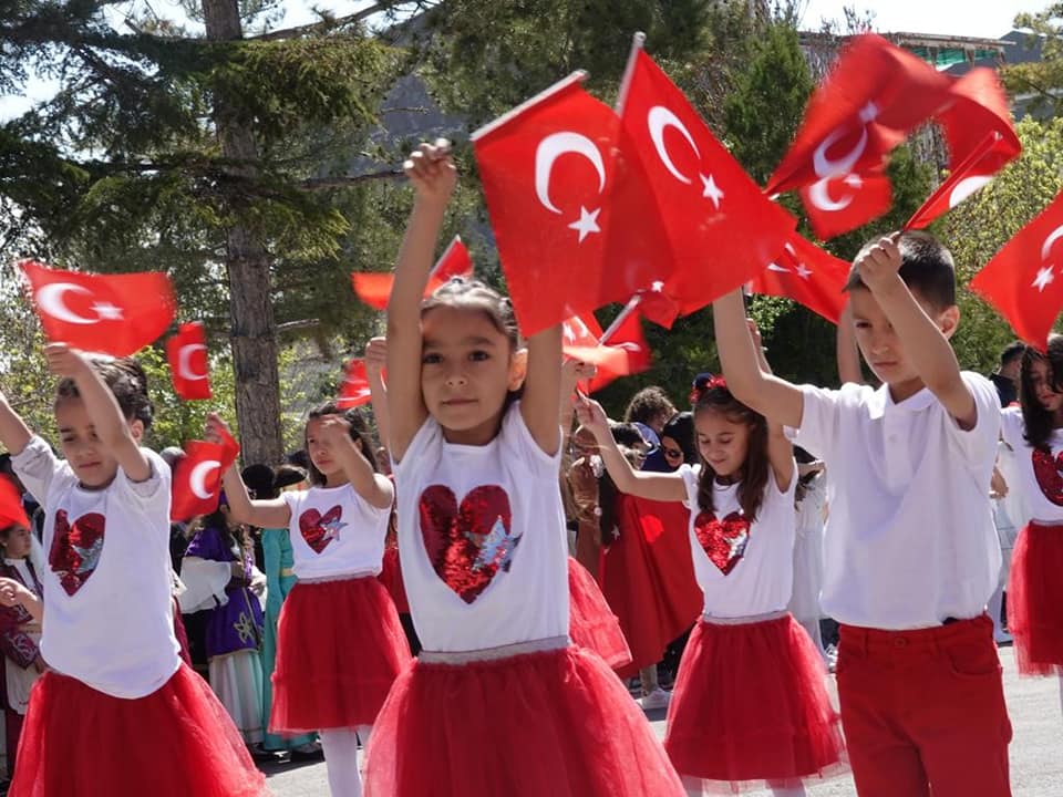23 NİSAN COŞKUYLA KUTLANDI