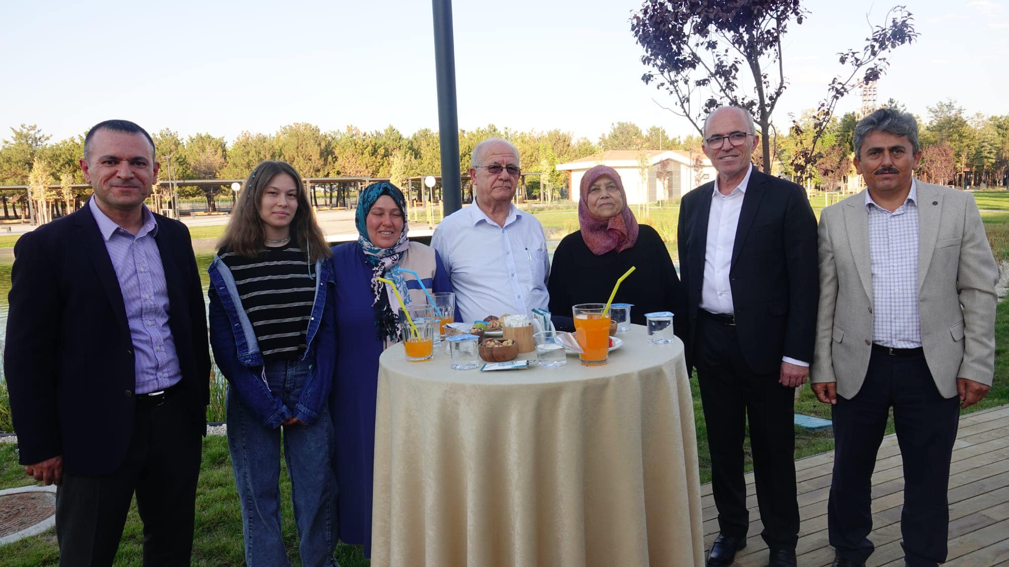 DERECEYE GİREN ÖĞRENCİLER ÖDÜLLENDİRİLDİ