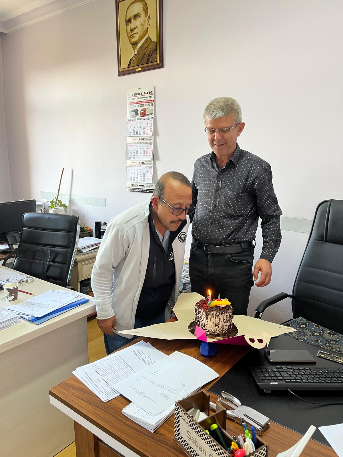 AYHAN'A DOĞUM GÜNÜ SÜRPRİZİ