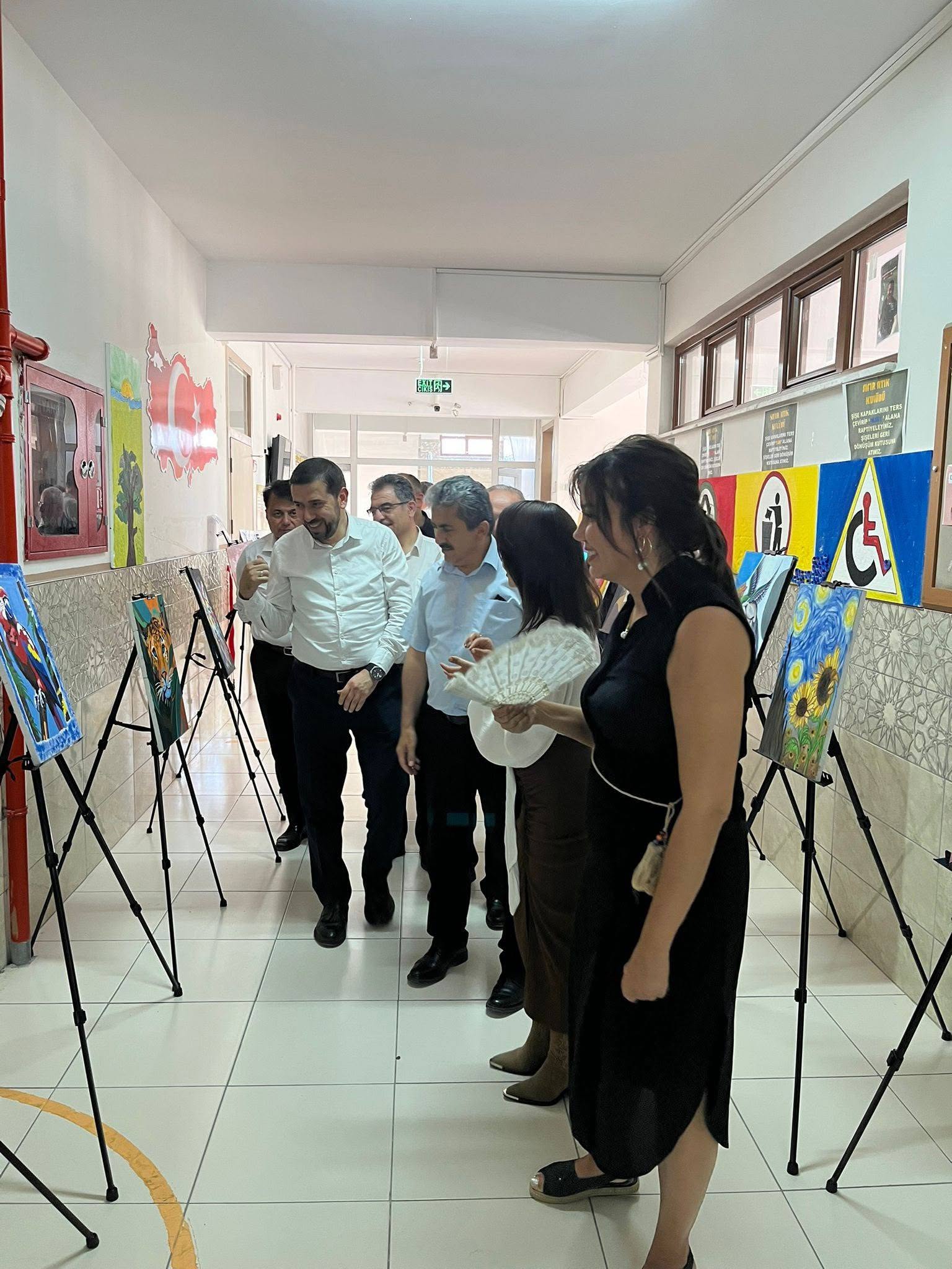 CUMHURİYET ANADOLU LİSESİ ‘YIL SONU RESİM SERGİSİ’ YAPILDI