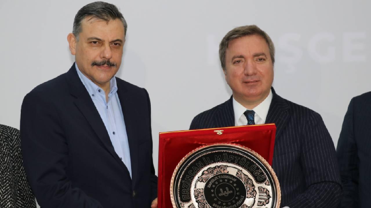 ERZURUM VALİSİ MUSTAFA ÇİFTÇİ 'HAFIZLIK YARIŞMASINDA' BİRİNCİ OLDU