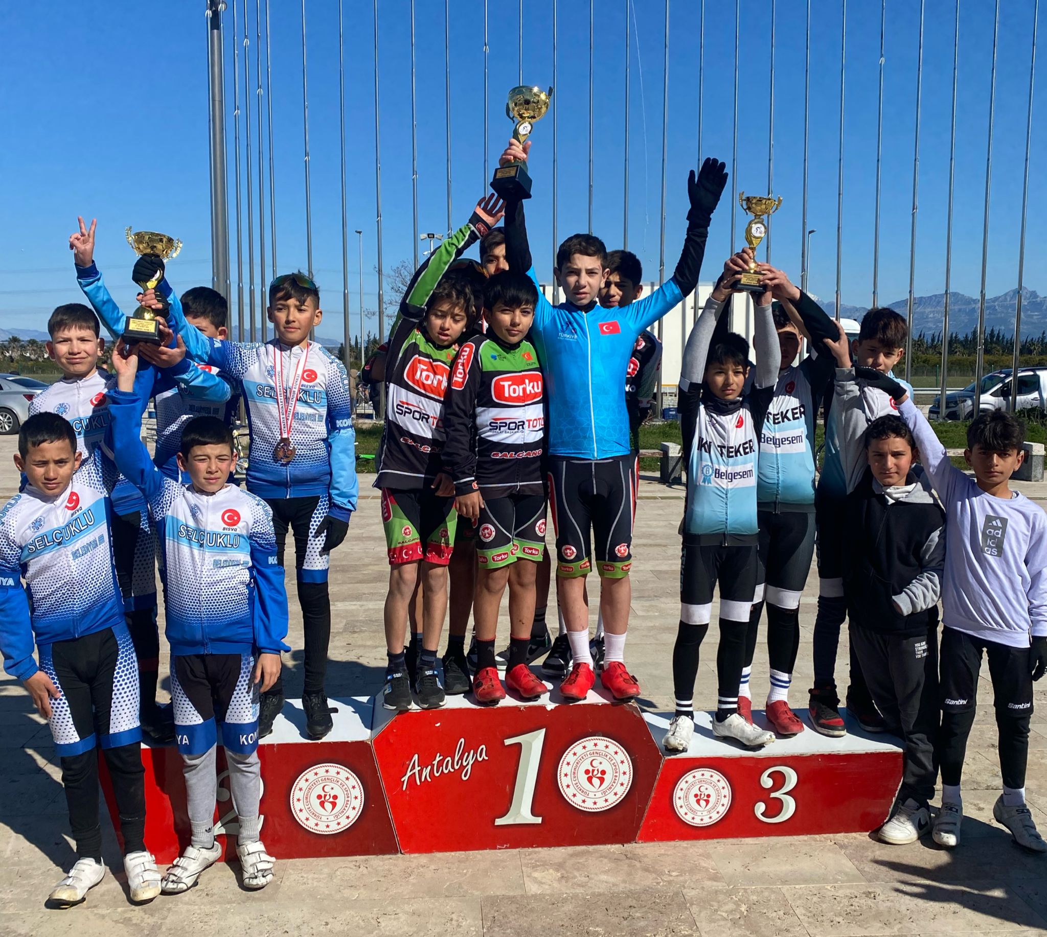 ANTALYA'DA TORKU FIRTINASI