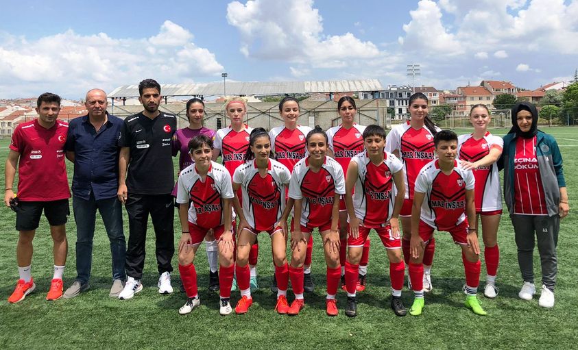 ÜLKÜMSPOR KADIN FUTBOL TAKIMI FİNALDE!
