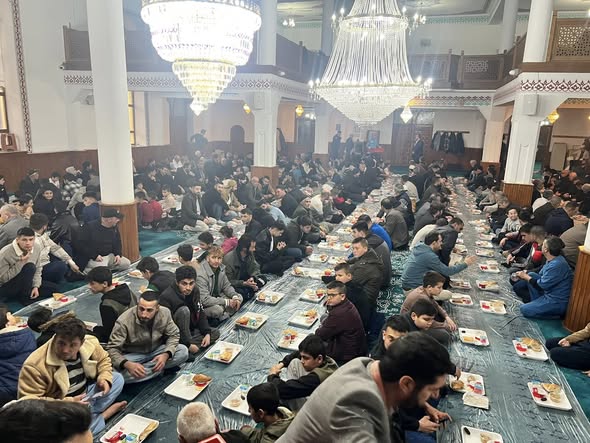 KADİR GECESİ YOĞUN KATILIMLA İHYA EDİLDİ