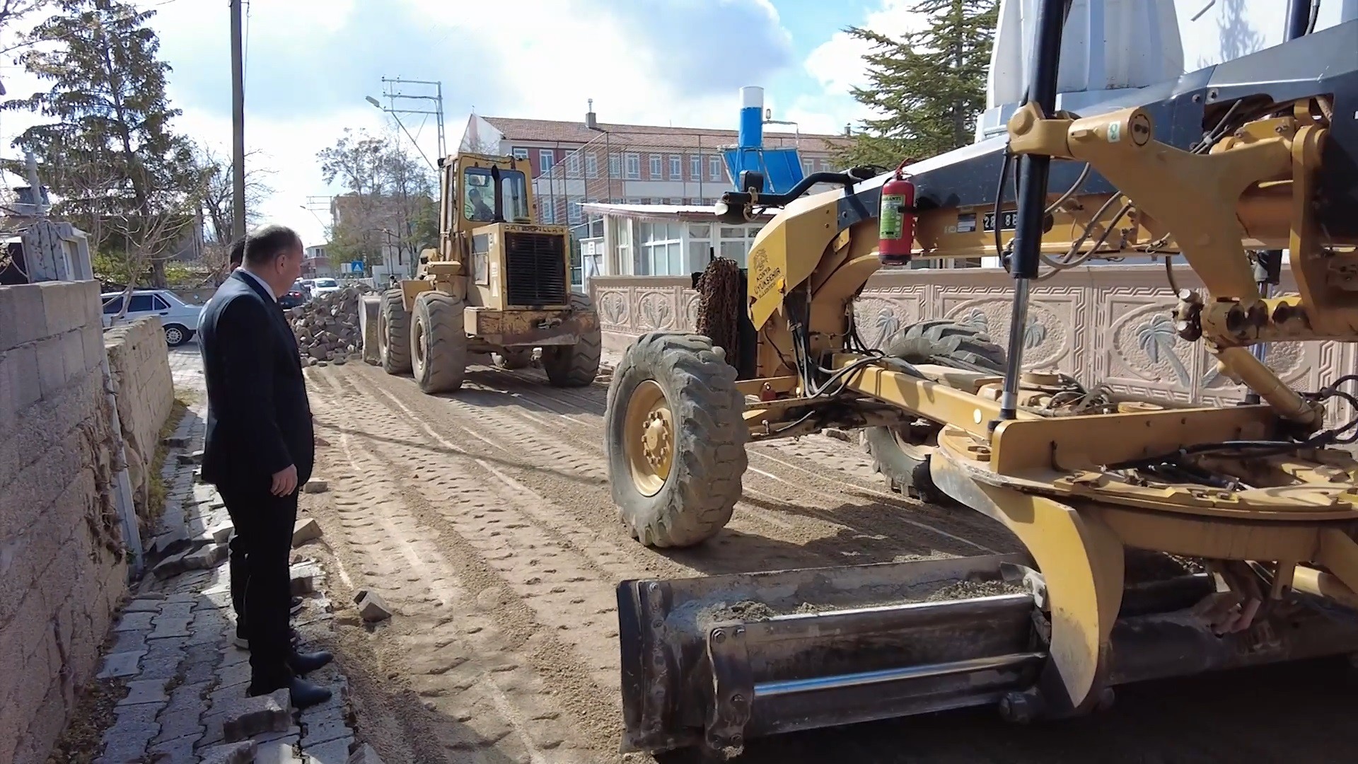 YOL ALTYAPI ÇALIŞMALARI ARALIKSIZ SÜRÜYOR
