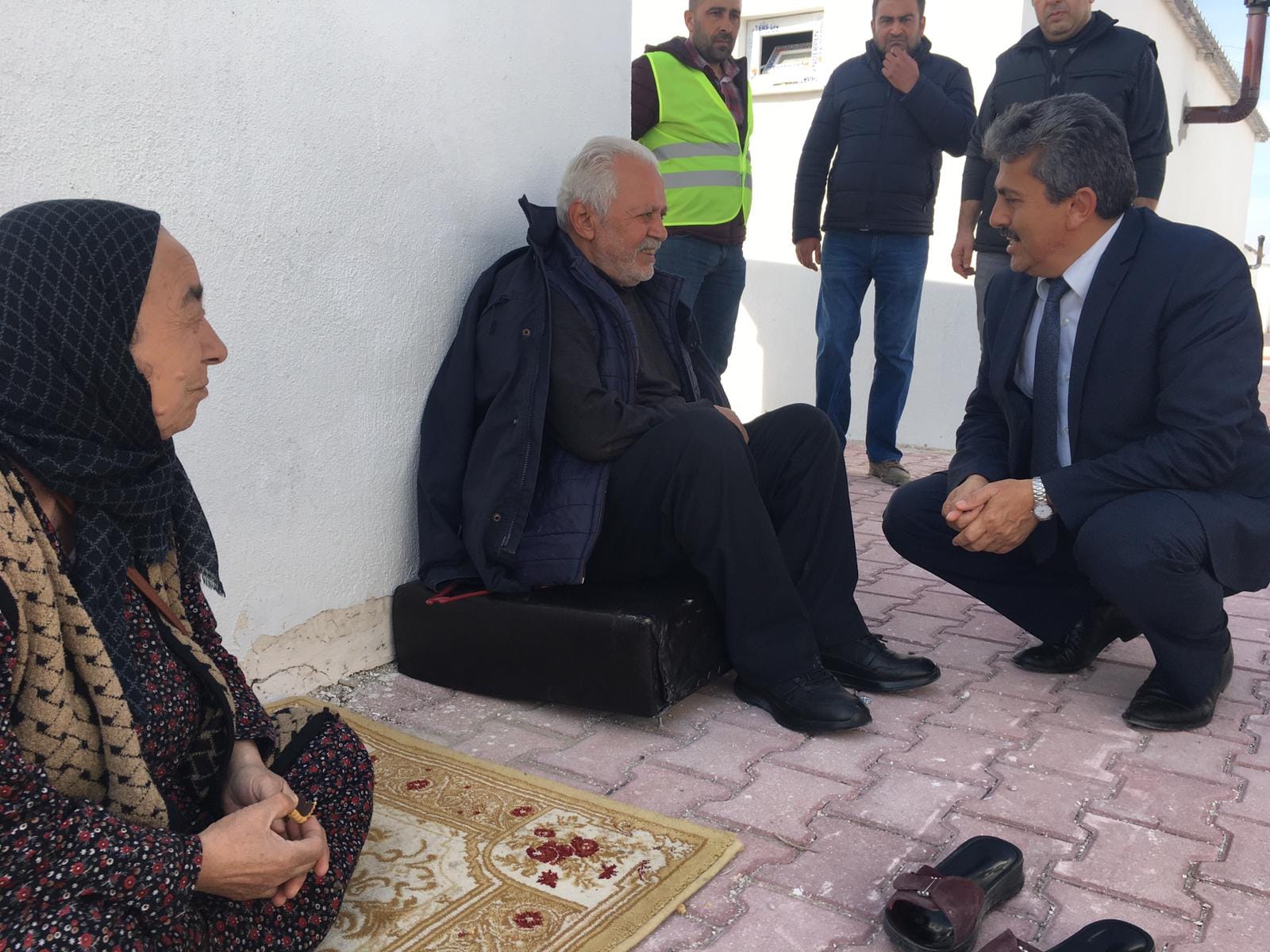 Altunyaldız'dan Depremzedelere Ziyaret