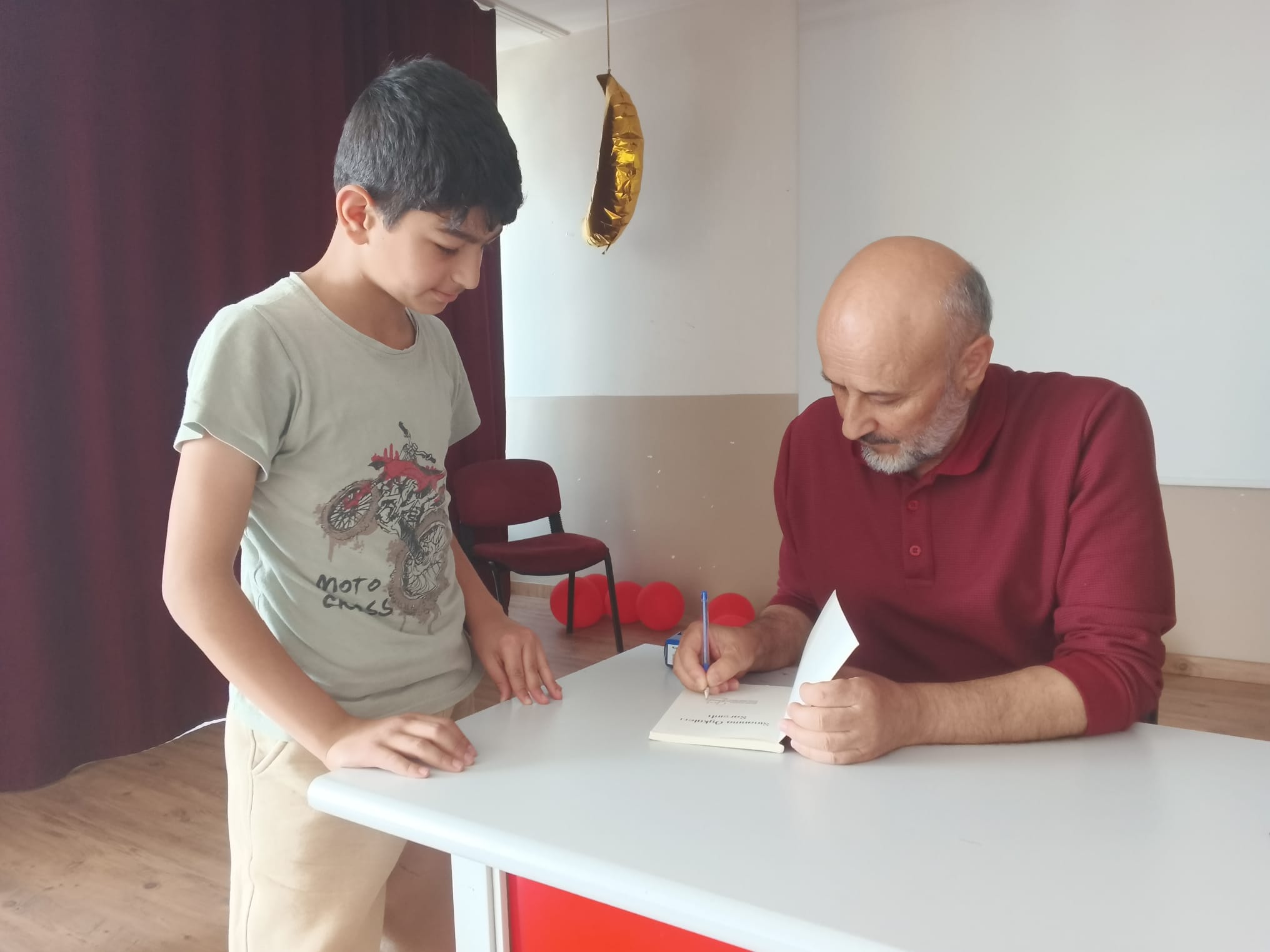Duran Çetin, 6 Yeni Kitaba İmza Attı