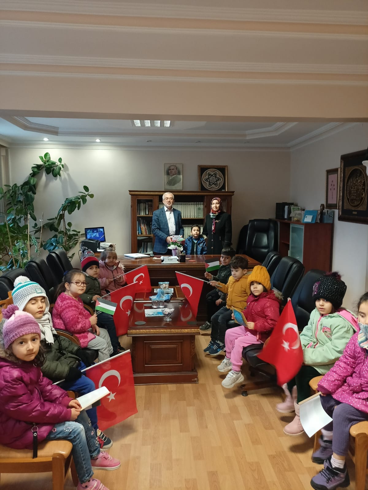 FİLİSTİN'E DESTEK SÜRÜYOR!
