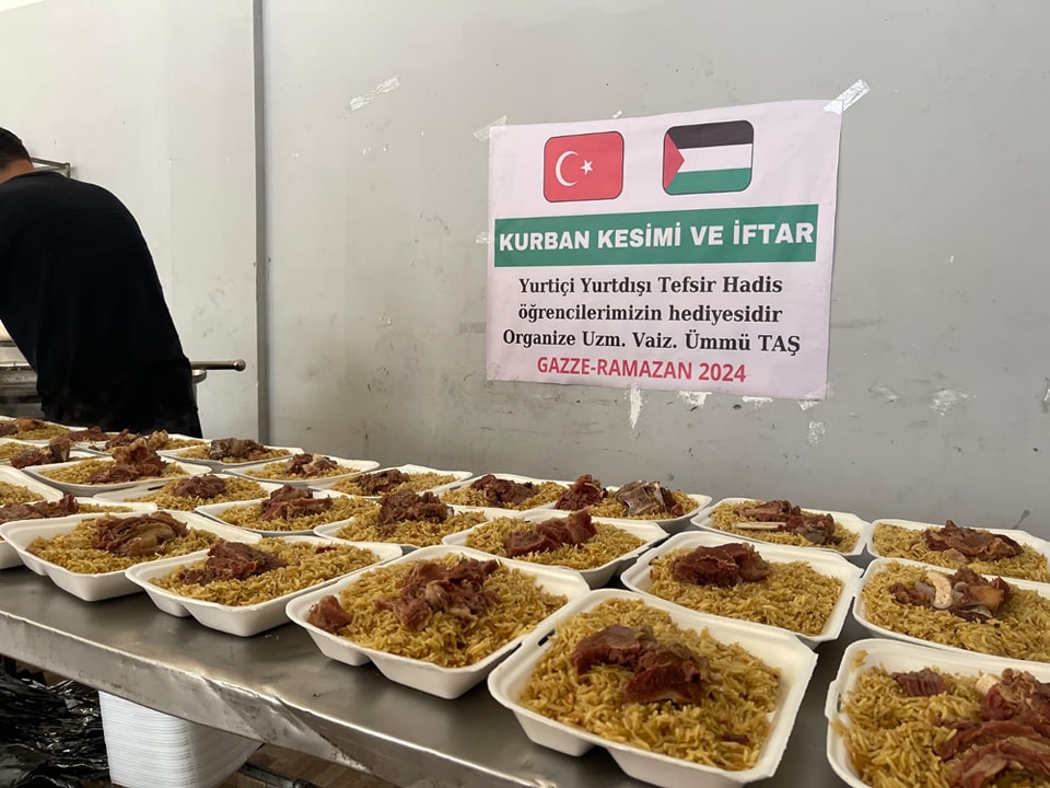 Gazze'ye Yardımlar Sürüyor