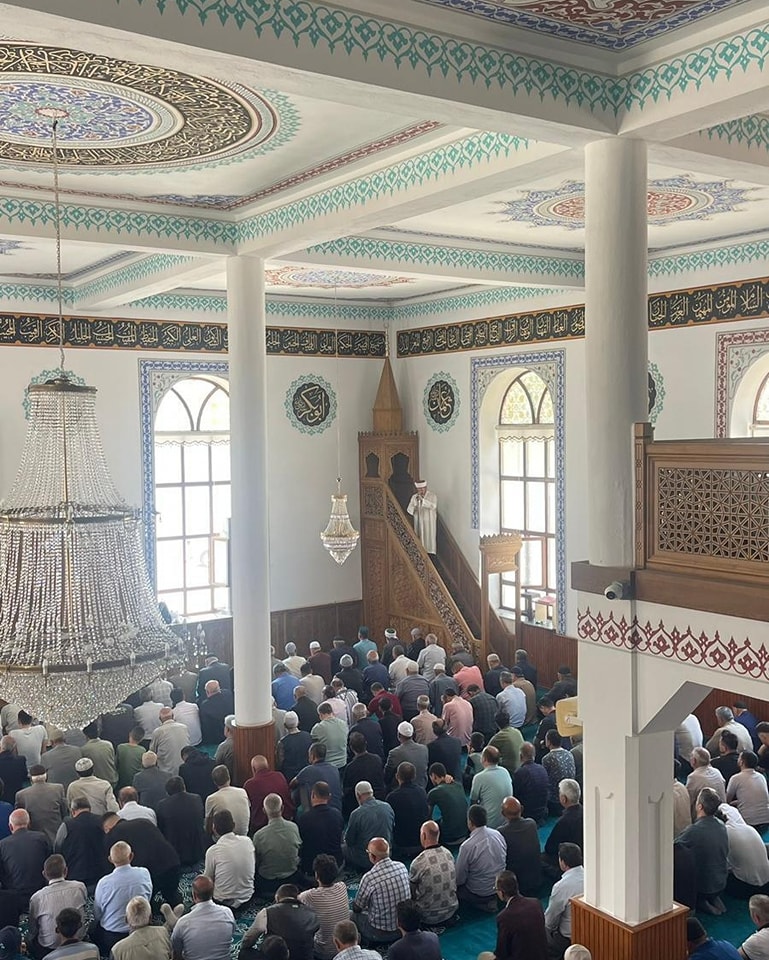 ÖGE, ULU CAMİDE HUTBE İRAD ETTİ