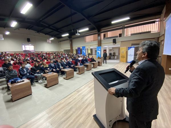 Öğrencilere Mesleki Tanıtım Semineri