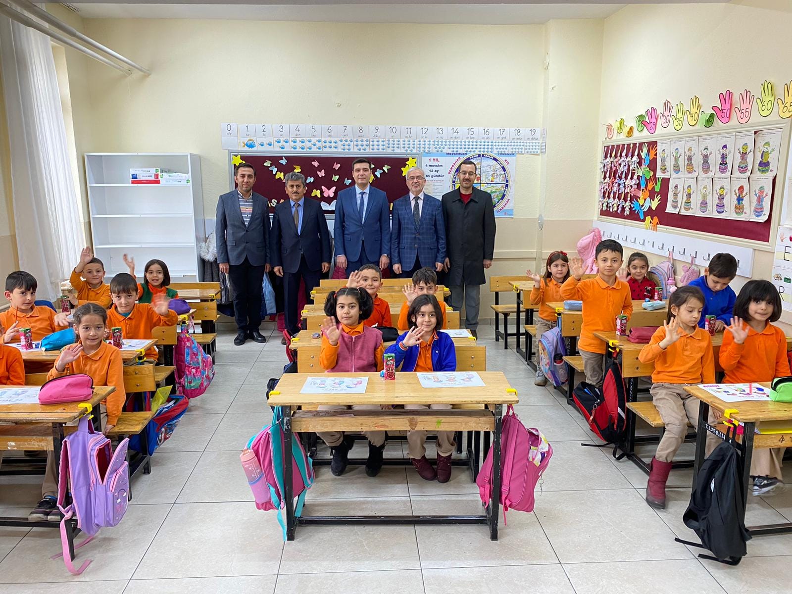 ONLAR ARTIK OKUYOR