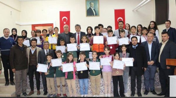 Öğrenciler 4. Geleneksel Akıl Zeka Oyunları'nda yarıştı 