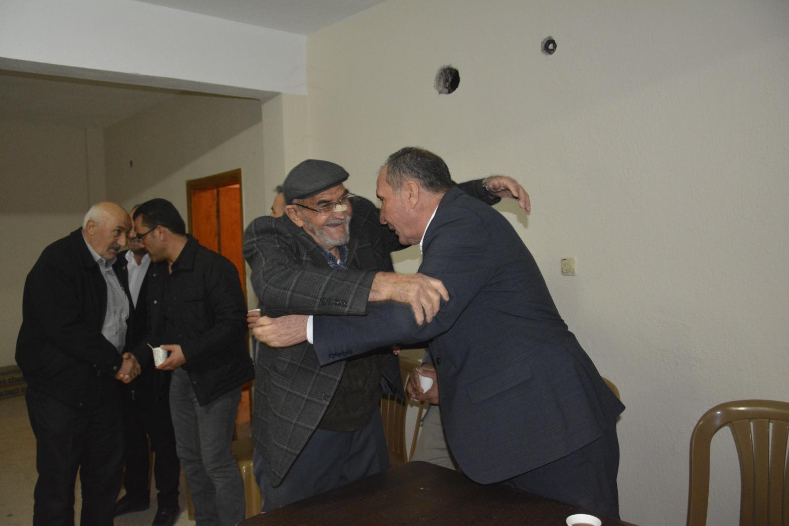 BAŞKAN AYDIN, HALKLA KUCAKLAŞTI!