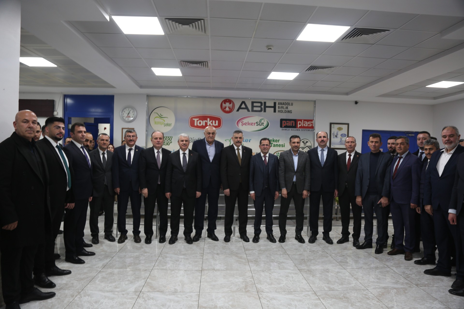 BAKAN ÇİFTÇİ, TÜRKİYE'NİN ÜRETEN GÜCÜ ÇUMRA ŞEKER FABRİKASI'NI ZİYARET ETTİ