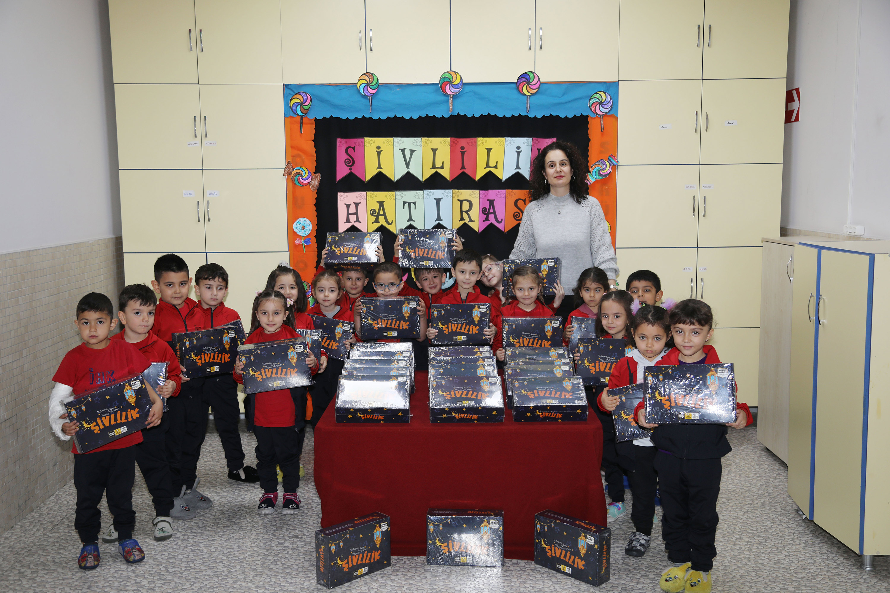 KONYA BÜYÜKŞEHİR ÇOCUKLARI ŞİVLİLİK HEDİYELERİYLE SEVİNDİRİYOR